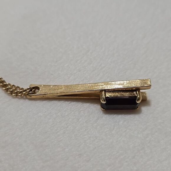 Avon Necklace with Purple Gemstone - Picture 6 of 6